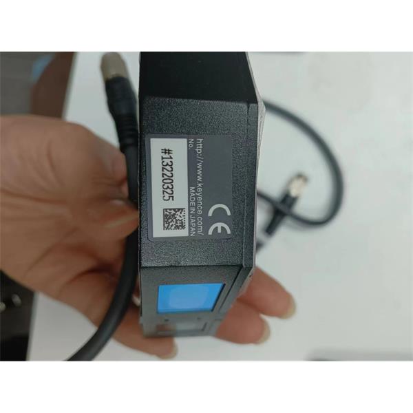 日本KEYENCE基恩士LK-G5000高精度CMOS激光位移傳感器控制器電纜CB-A30