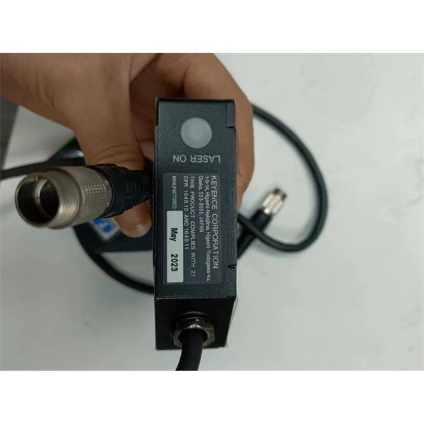 日本KEYENCE基恩士LK-G5000高精度CMOS激光位移傳感器控制器電纜CB-A30