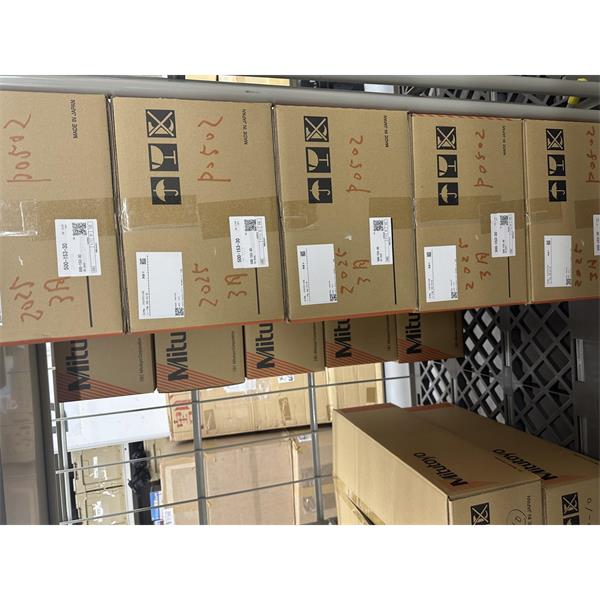 日本MITUTOYO三豐數(shù)顯卡尺500-153-30